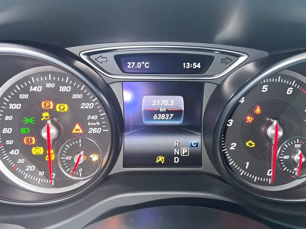 Mercedes-Benz CLA (Import) 2017 Facelift CLA 220 4MATIC фото 4