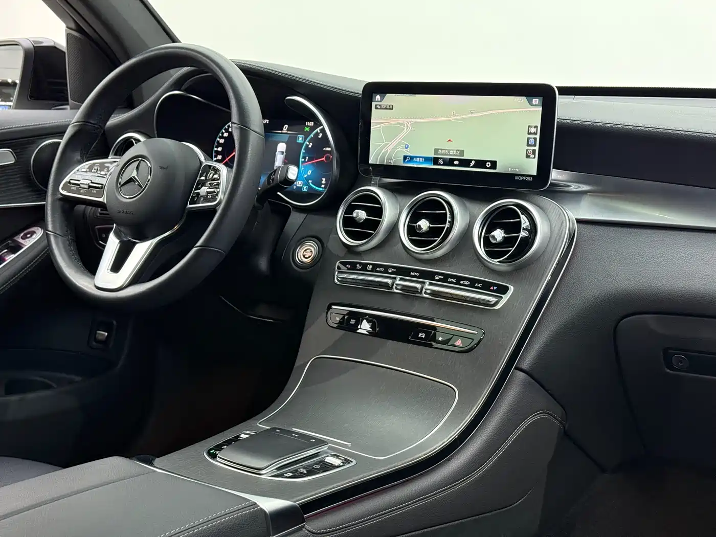 Mercedes-Benz GLC Coupe 2021 GLC 300 4MATIC Coupe SUV фото 21