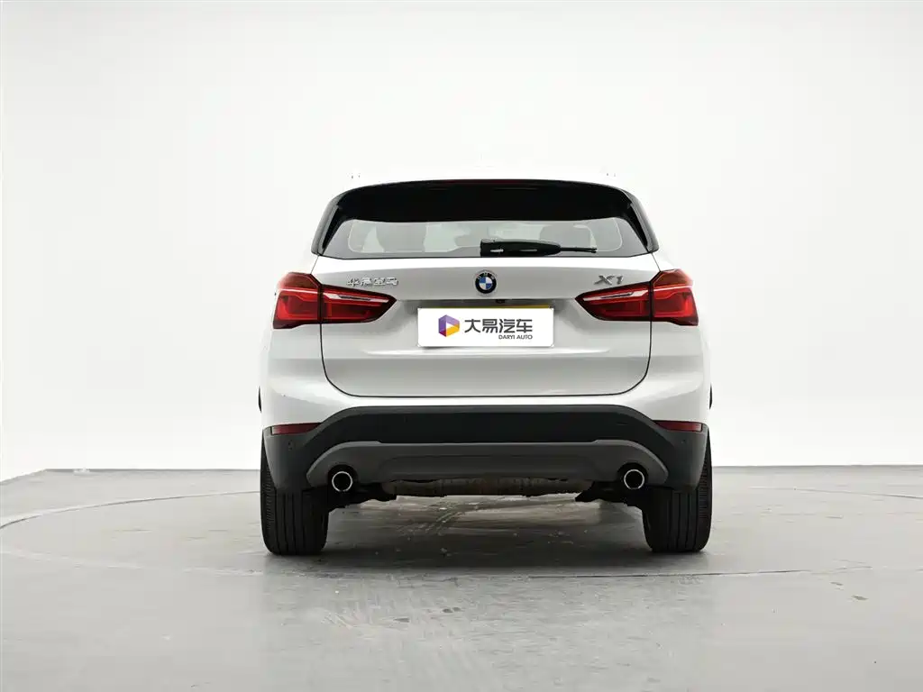 BMW X1 2018 sDrive20Li Leading Model фото 4