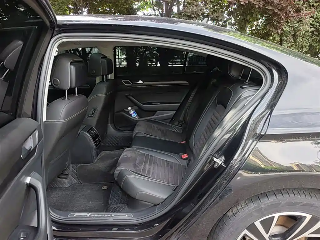 Volkswagen Magotan 2020 330TSI DSG Luxury фото 17