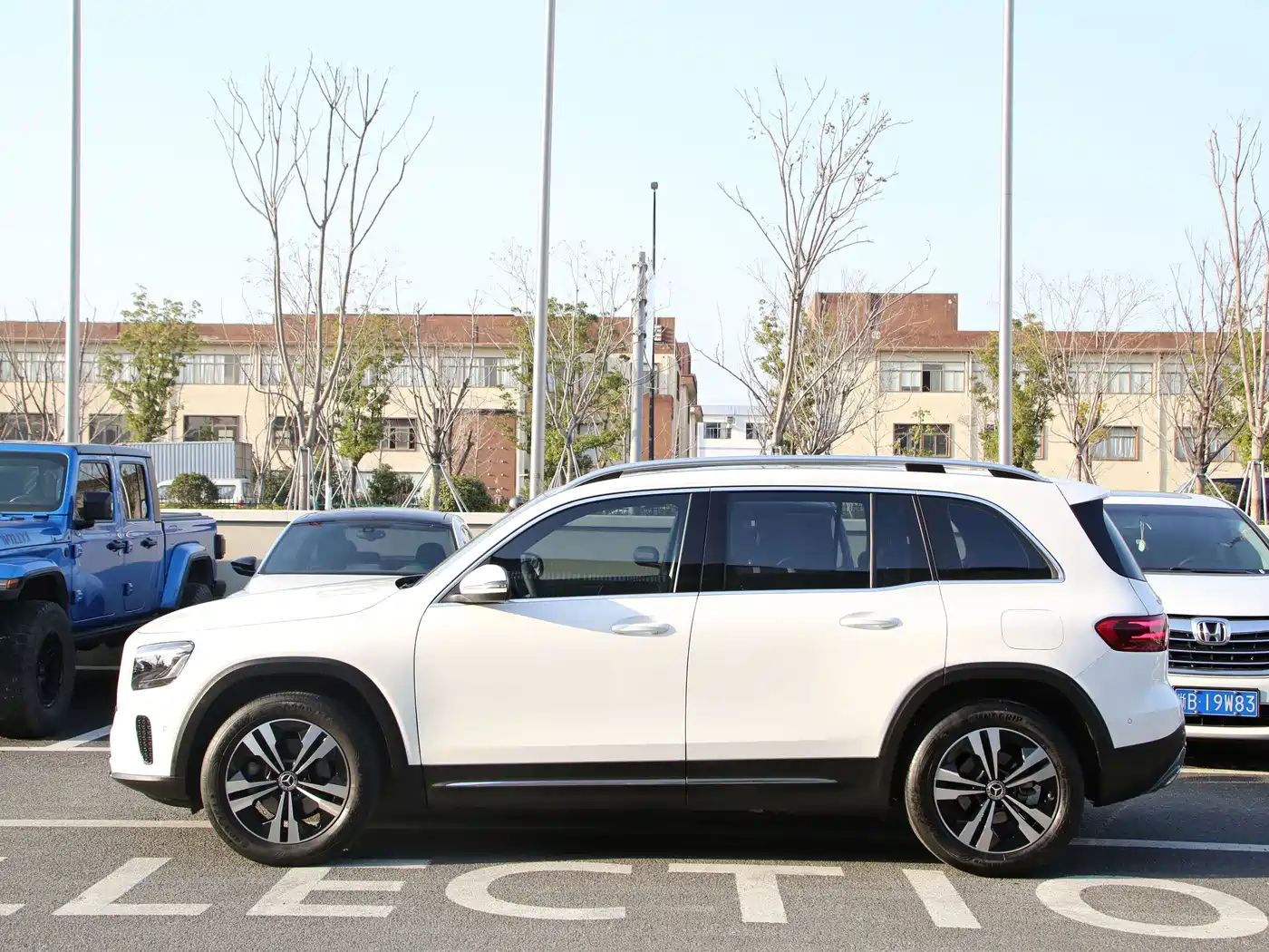Фото 15 - Mercedes-Benz GLB