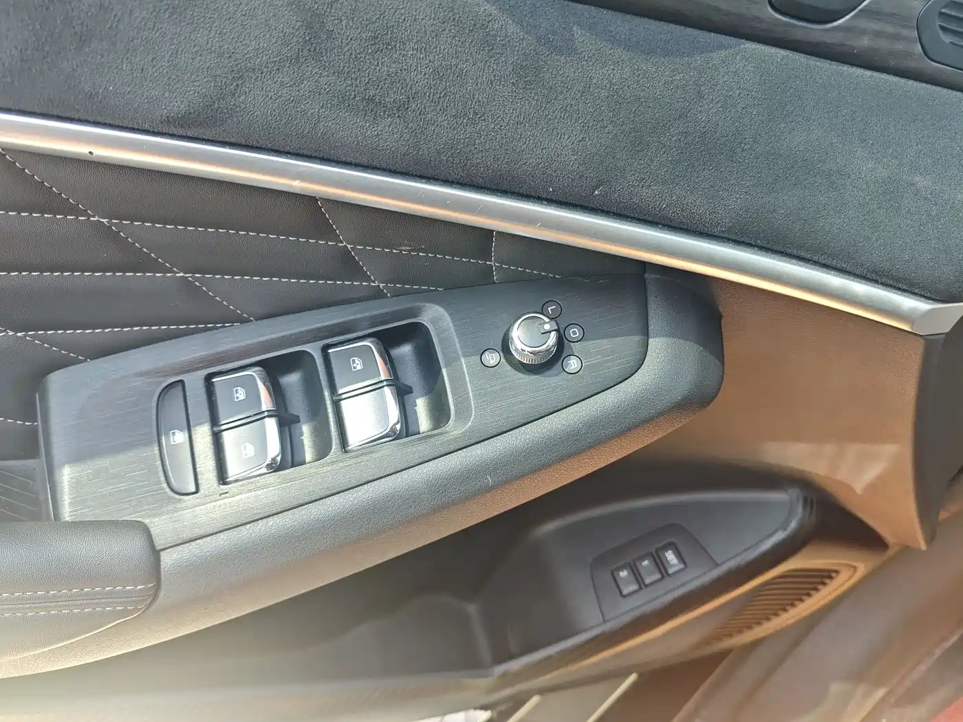 DONGFENG YI HYUN MAX