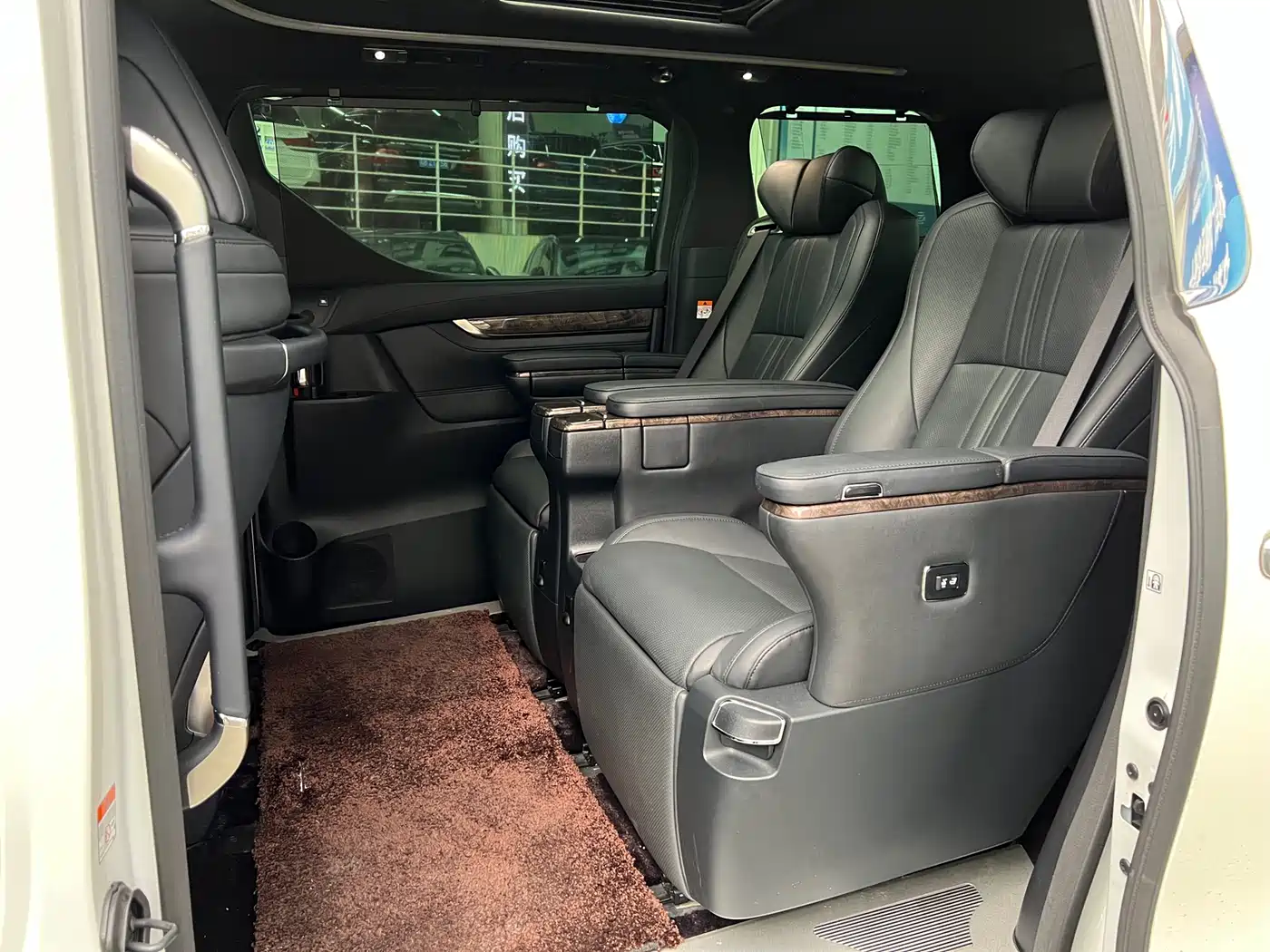 Toyota Alphard 2021 Hybrid 2.5L Premium фото 13