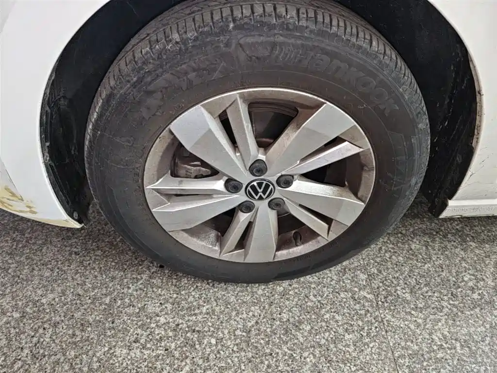 Volkswagen Polo 2023 Plus 1.5L Automatic Panorama Enjoyment Edition фото 23