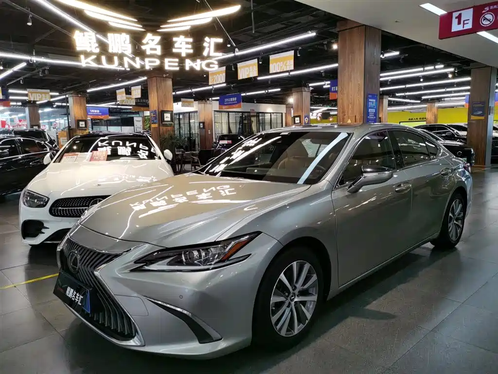 Lexus ES 2018 200 Excellence Edition China V