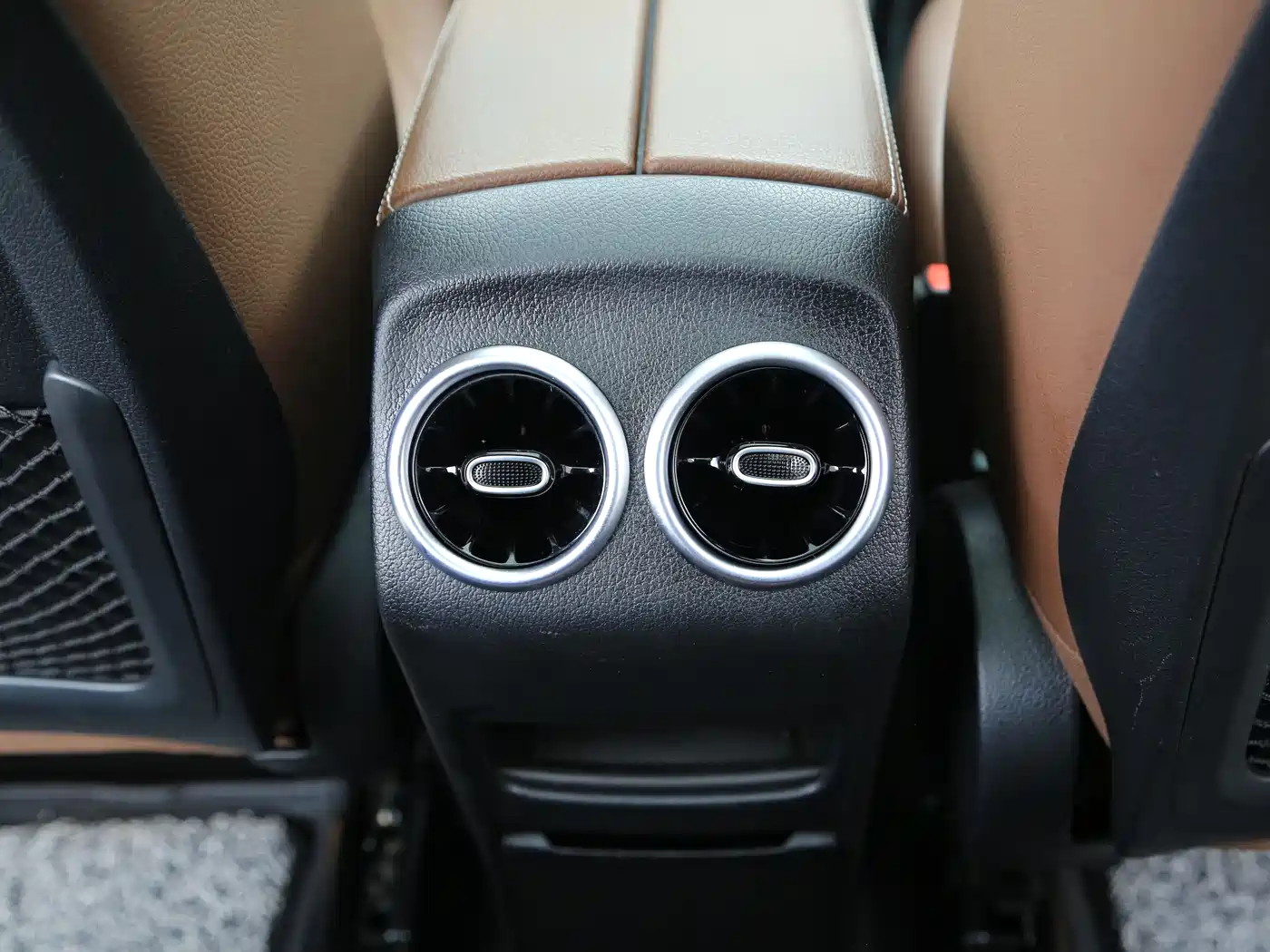 Mercedes-Benz GLB 2020 Facelift GLB 200 Style фото 15