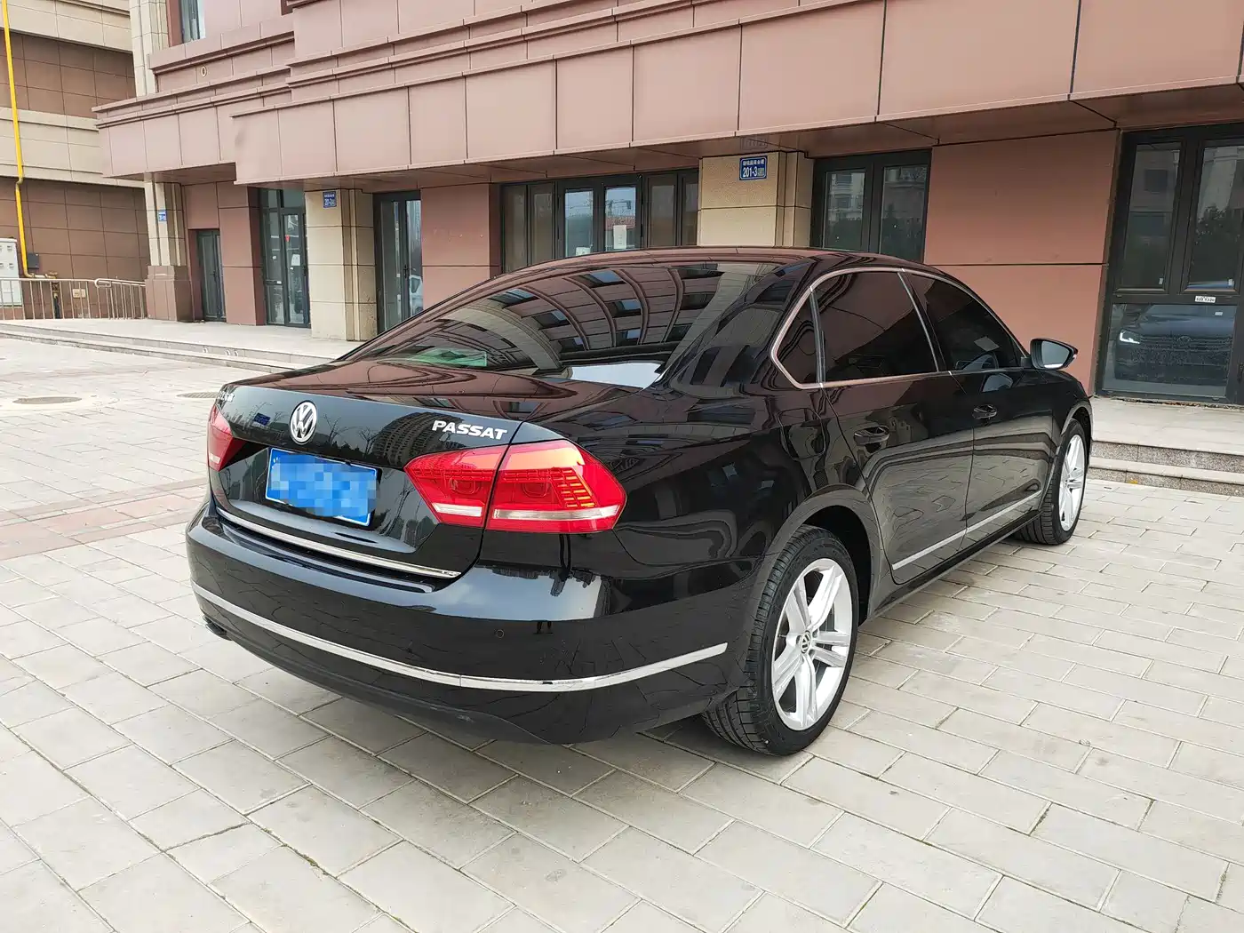 Volkswagen Passat 2015 2.0TSI DSG Prestige Edition фото 4