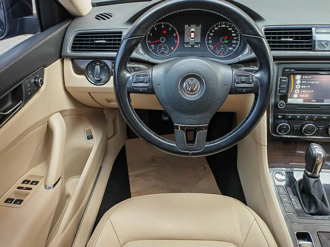 Volkswagen Passat 2015 2.0TSI DSG Prestige Edition фото 11