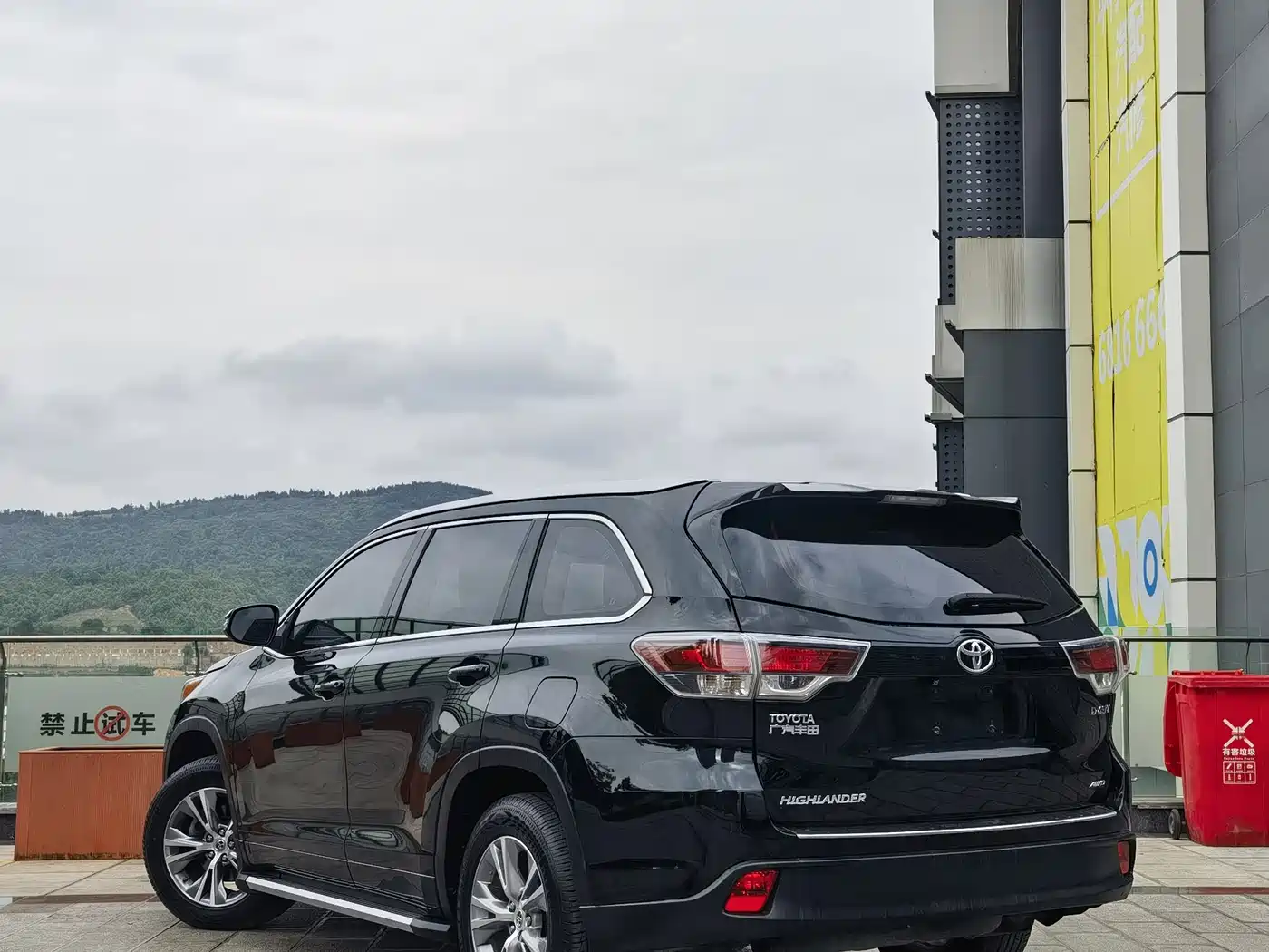 Toyota Highlander 2015 2.0T AWD Elite Edition 7-seater фото 16