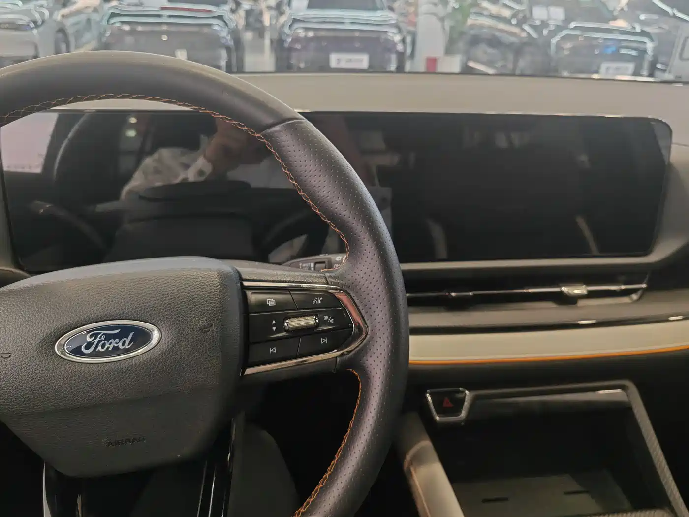 FORD LING RUI