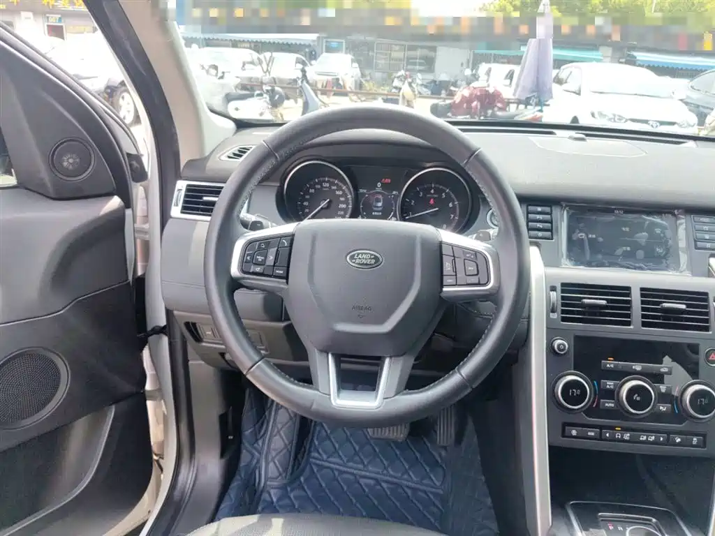 Land Rover Discovery Sport 2018 240PS SE Edition фото 4
