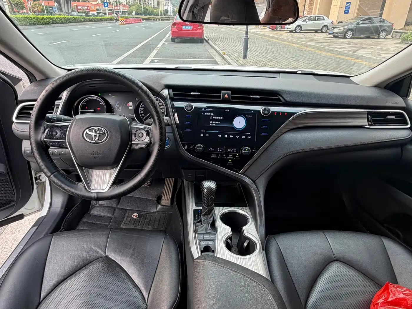 Toyota Camry 2021 2.5G Luxury Edition фото 8