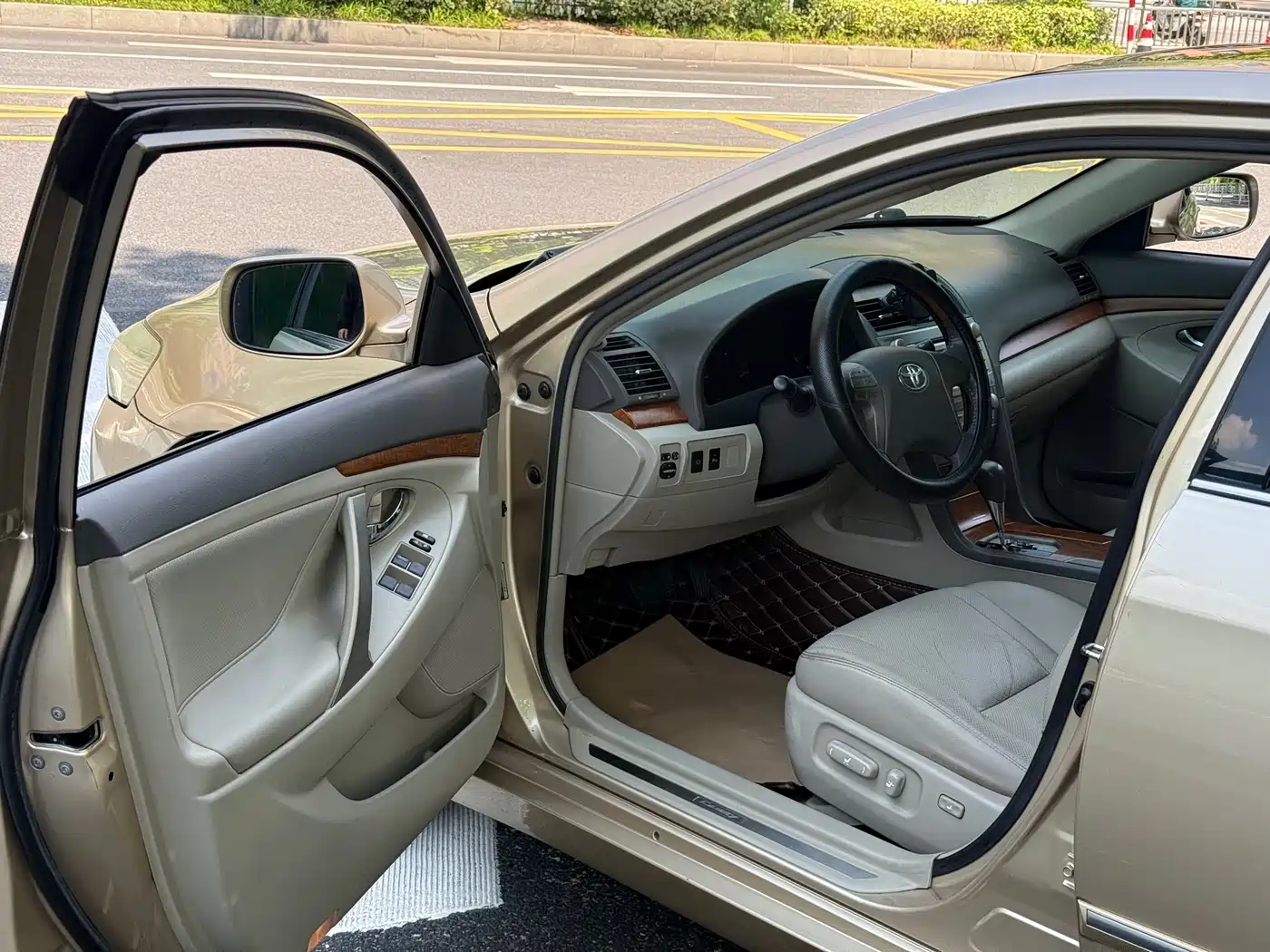 Toyota Camry 2009 Model 240G Luxury Edition фото 4