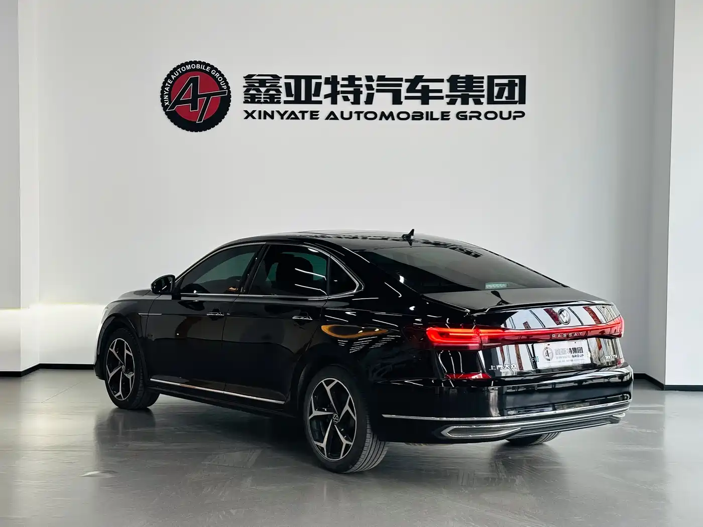 Volkswagen Passat 2024 380TSI Starlight Luxury Edition фото 5