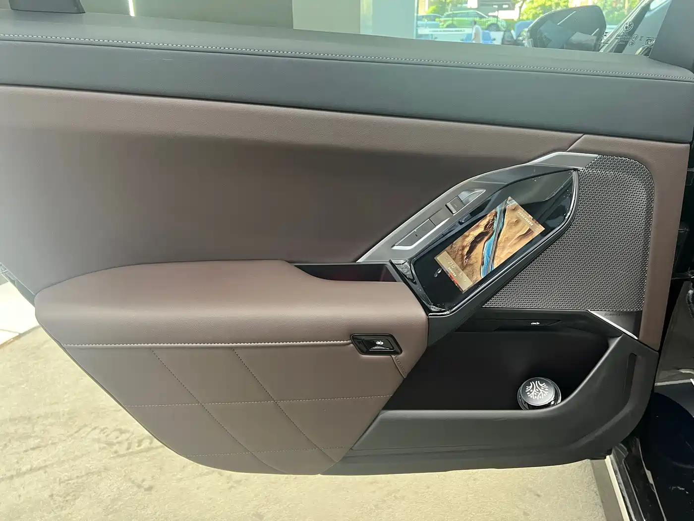 BMW 7 Series 2023 Model 735Li M Sport Package фото 13
