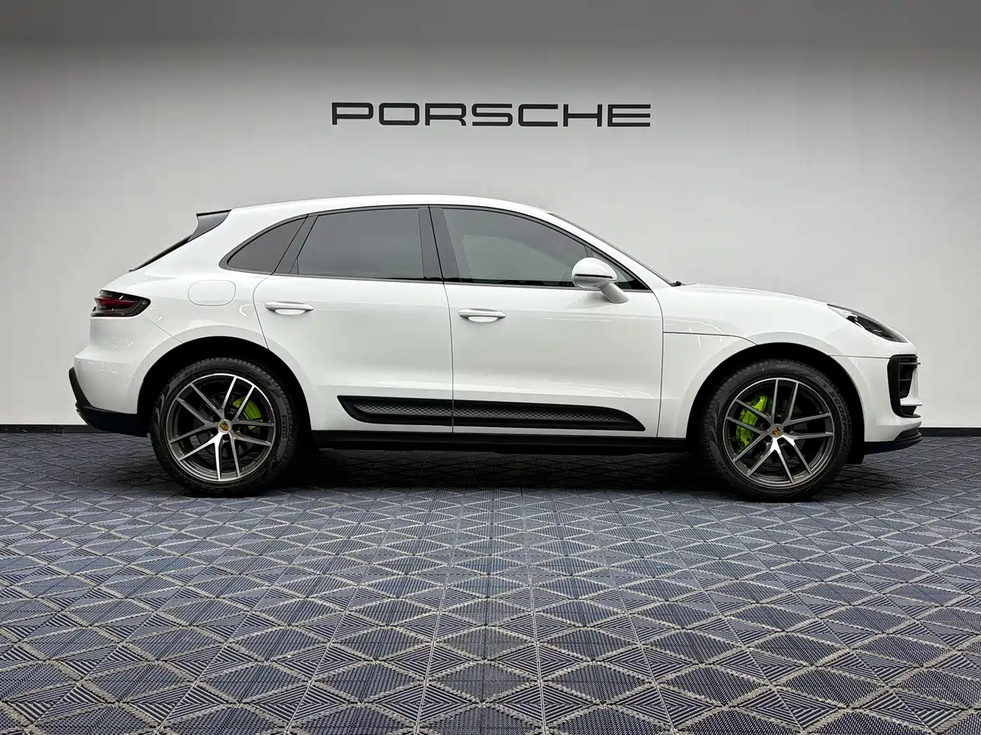 Porsche Macan 2023 Macan 2.0T фото 4