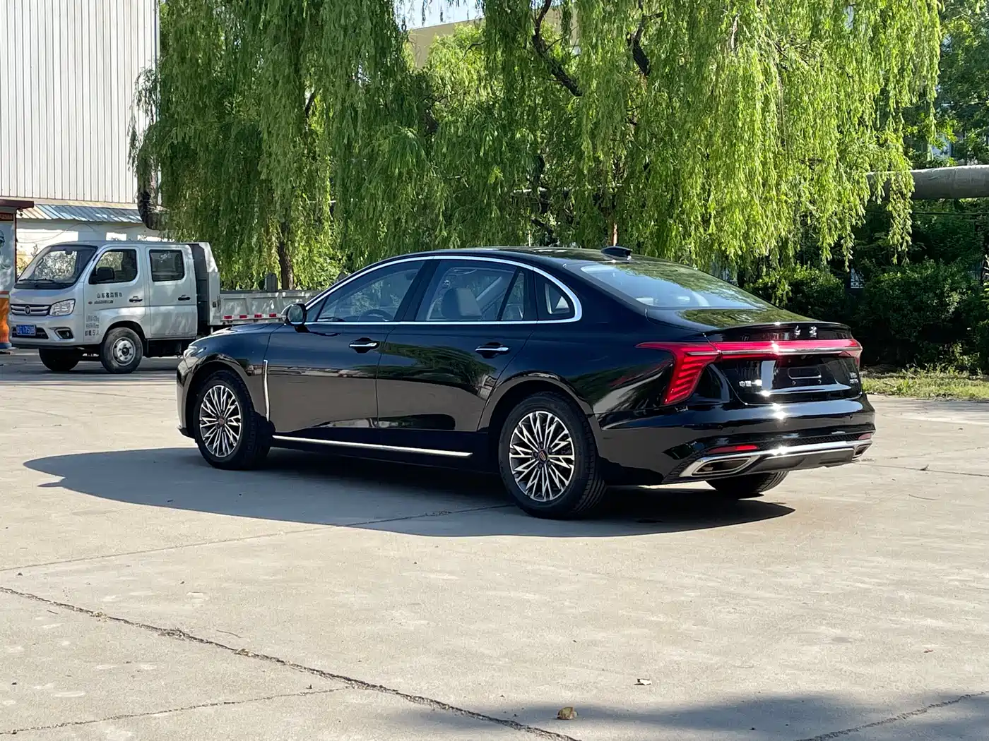 Hongqi H5 2024 1.5T DCT Smart Connect Flag Rhythm Edition фото 4