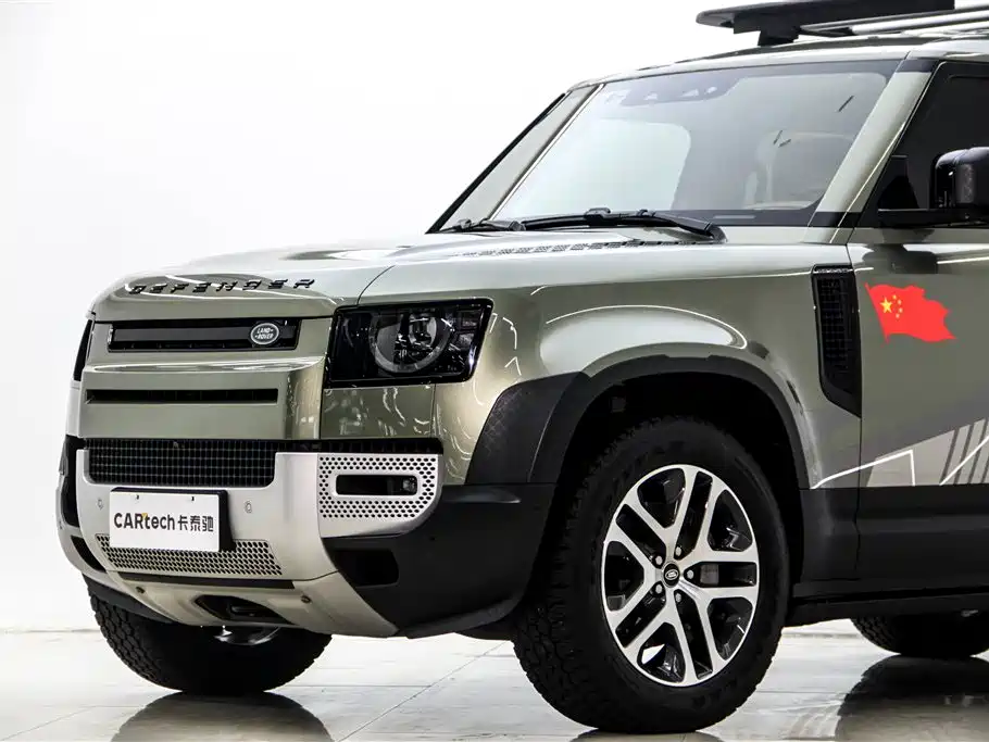 Land Rover Defender 2023 Facelift 110 3.0T P400 Dark Special Edition фото 8