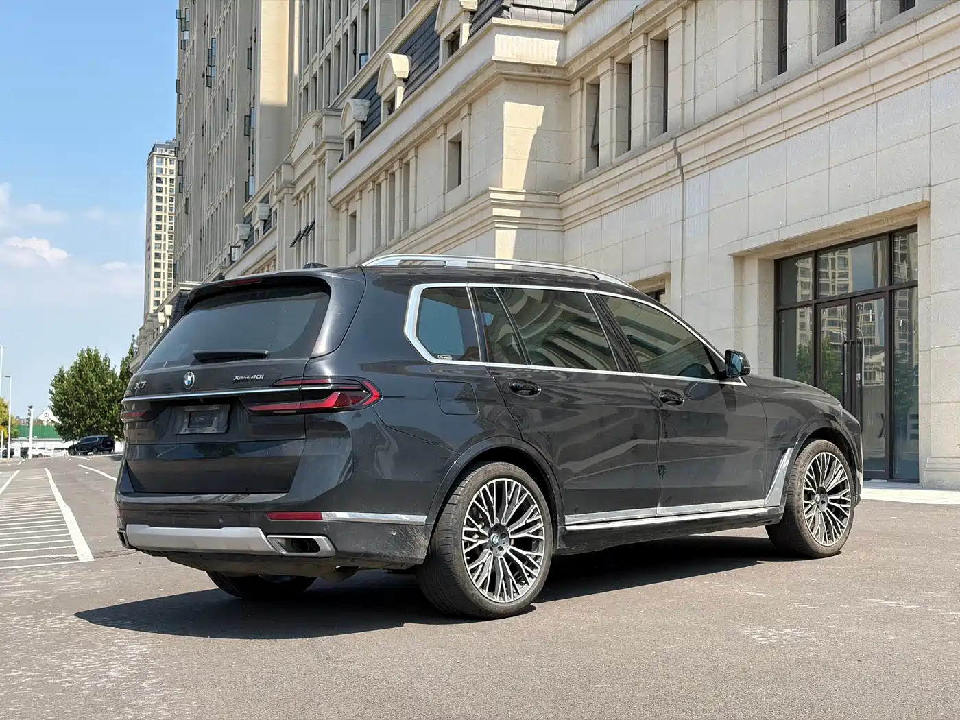 BMW X7 2025 2024 xDrive40i Leading Luxury Package
