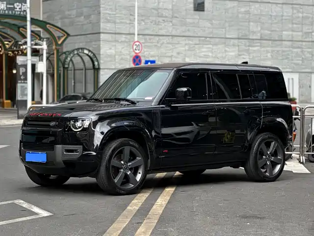 LAND ROVER DEFENDER