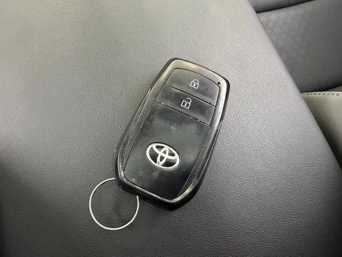 Toyota bZ3 2023 616km Long Range Premium фото 8