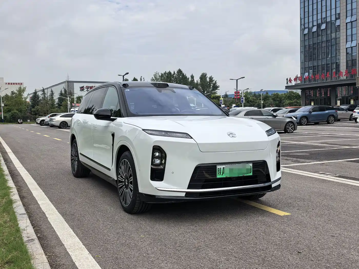 2026 NIO ES8