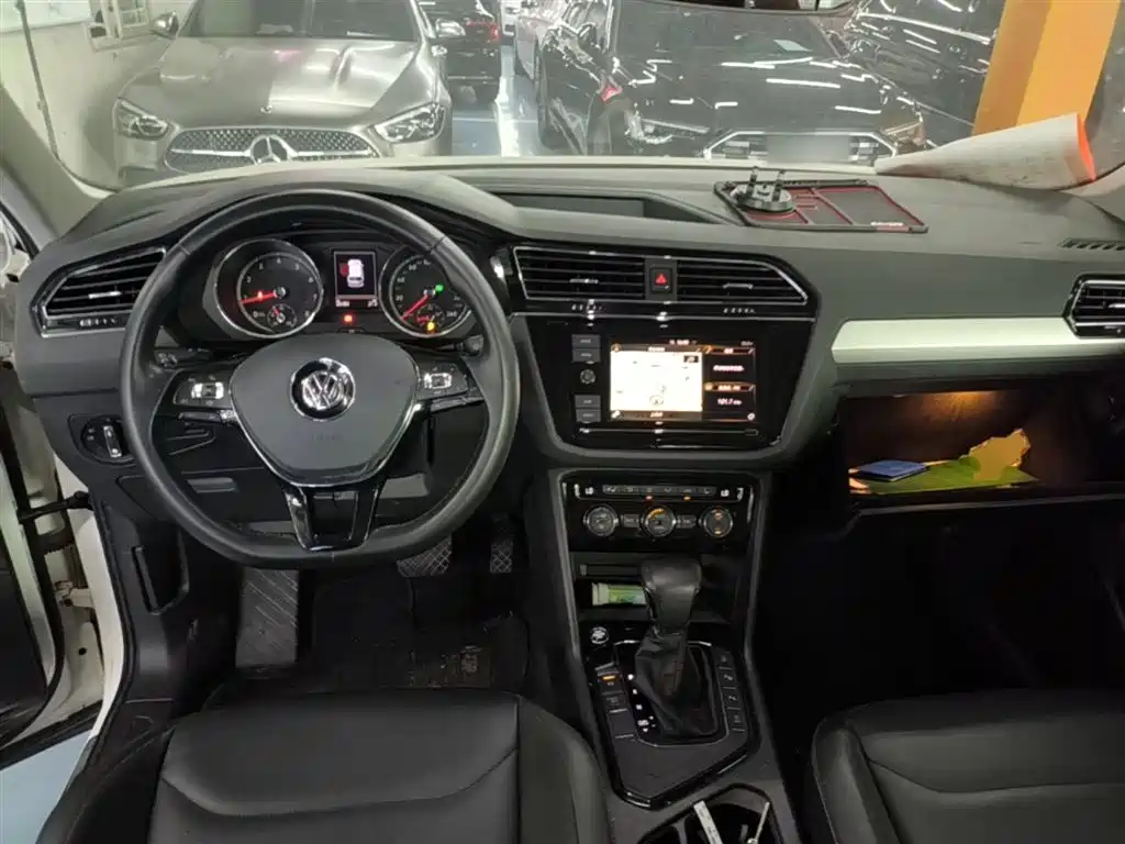 Volkswagen Tiguan L 2019 330TSI Auto 2WD Smart Luxury Edition China V фото 10