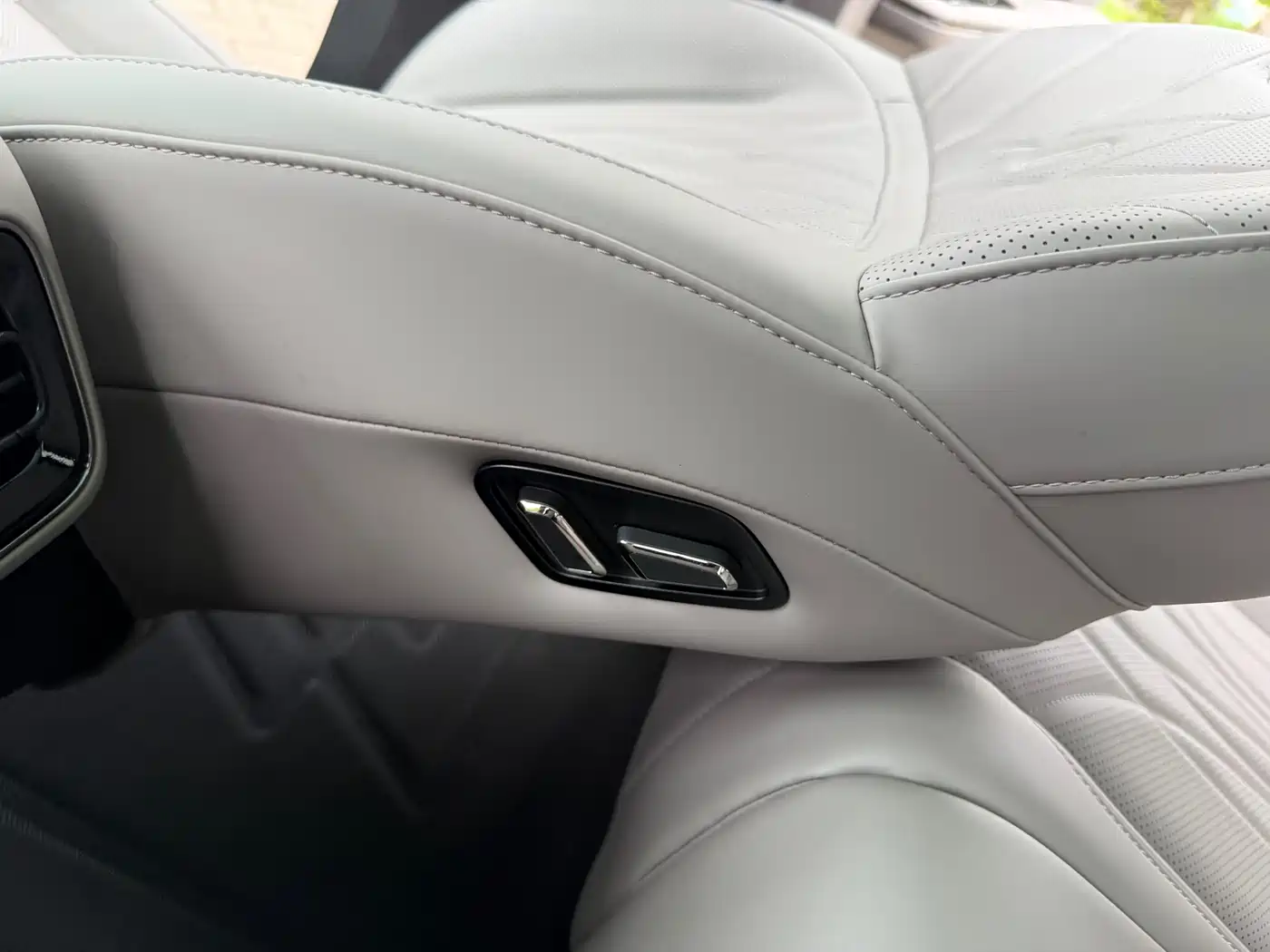 Geely Galaxy Galaxy Xingyao 8 2025 130km EM-P Starship Edition фото 27