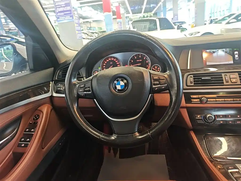 BMW 5 Series 2017 525Li Leading Edition фото 11