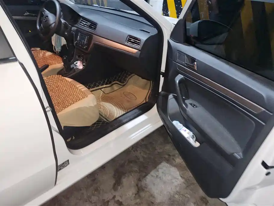 Volkswagen Lavida 2019 Lavida Start 1.5L Manual Trend (China VI) фото 7