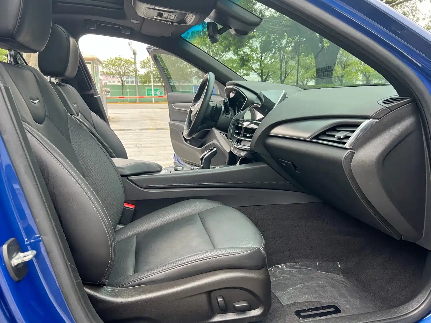 Photo 10 - Cadillac CT5