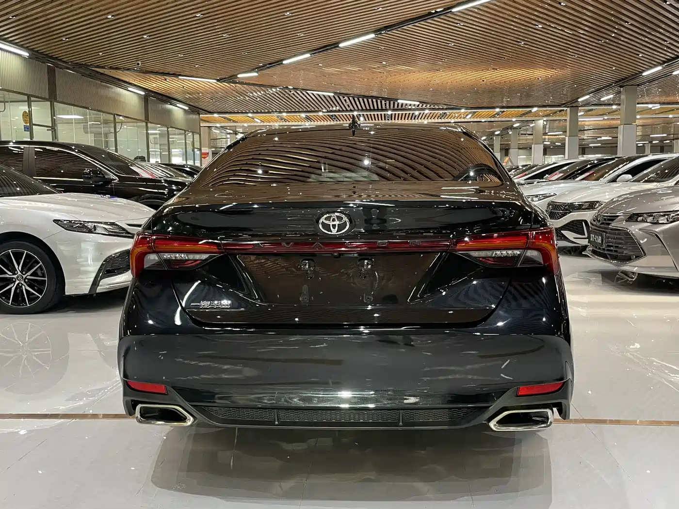 Toyota Avalon 2022 2.0L Luxury Edition фото 12