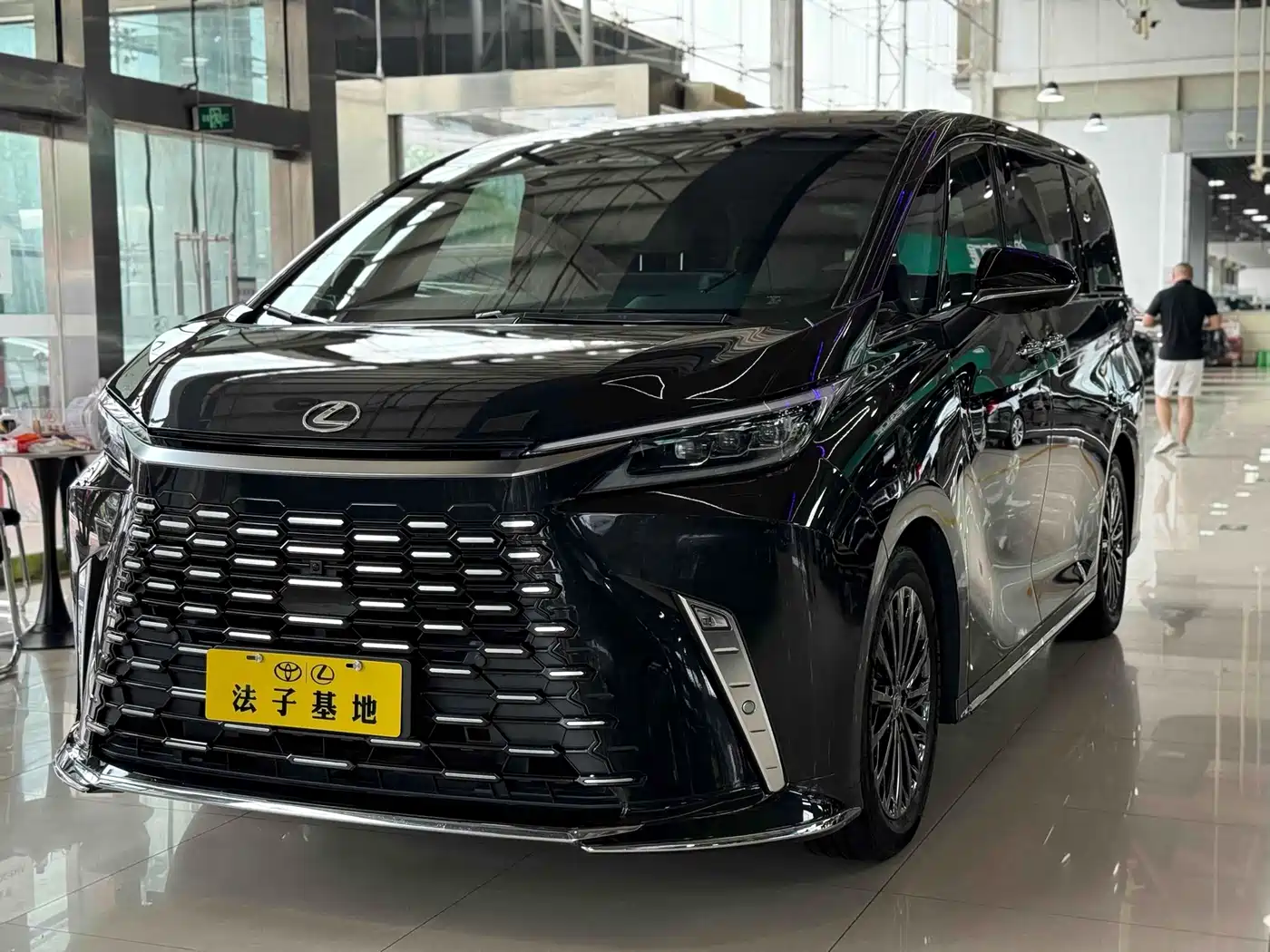 Lexus LM 2024 2023 350h 7-Seater Elegance Edition