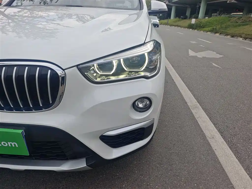 BMW X1 2019 sDrive18Li Premium Model фото 24