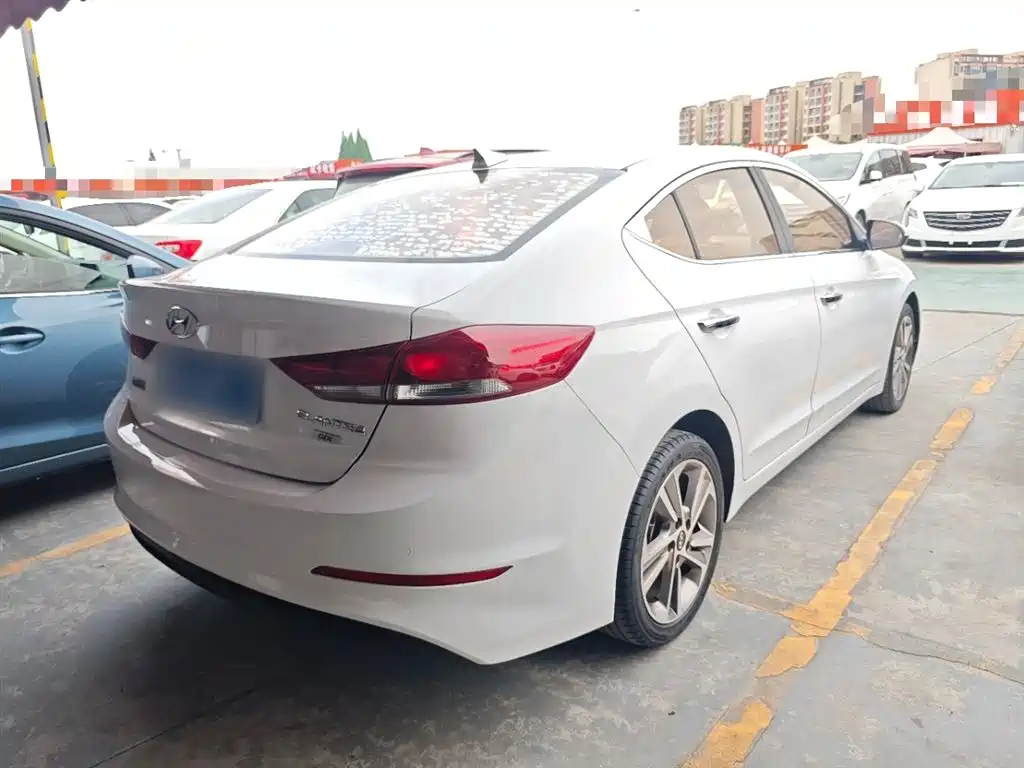 Hyundai Elantra 2016 Model 1.6L Automatic Smart Elite фото 7