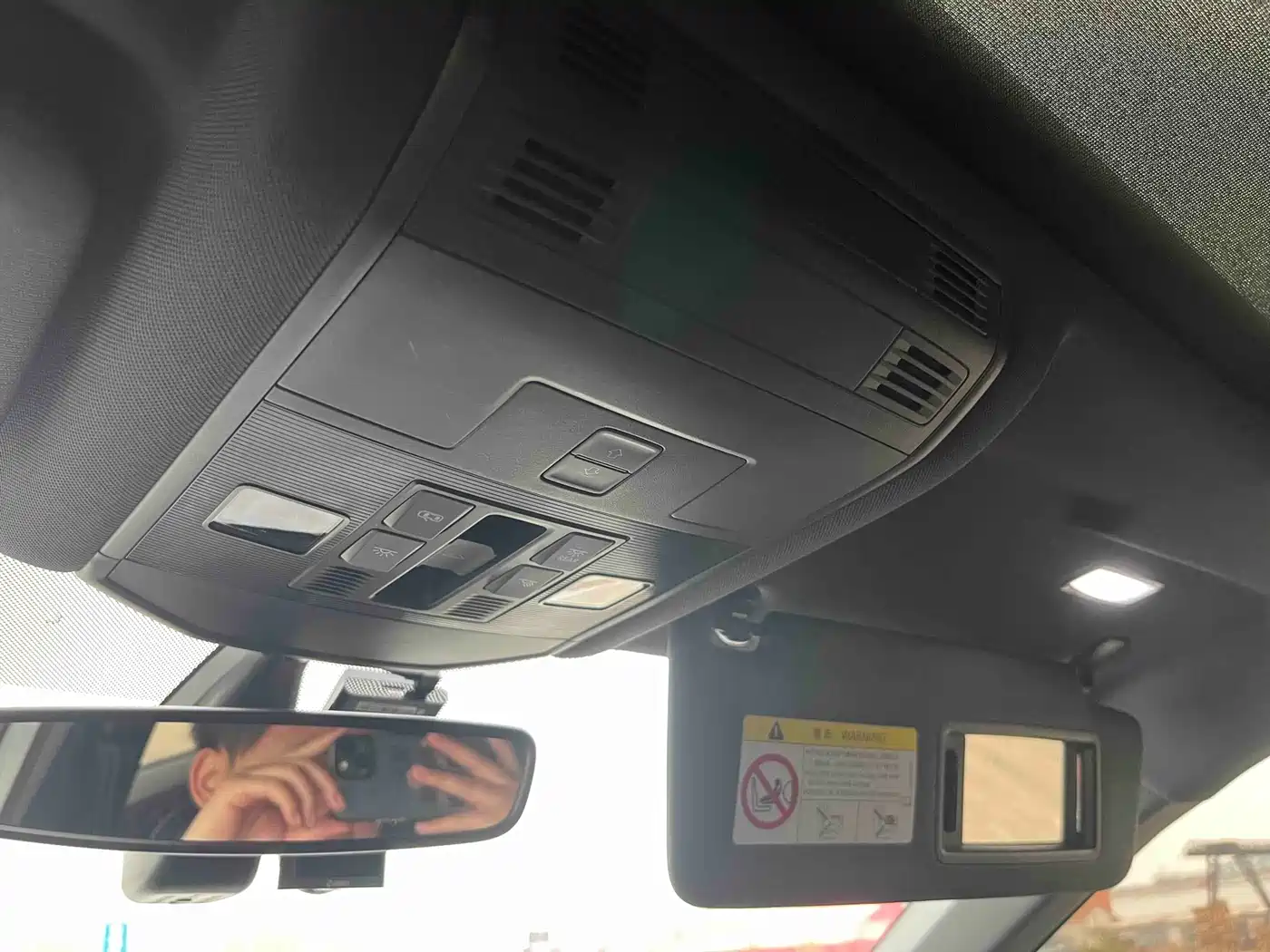 VOLKSWAGEN T ROC EXPLORING SONGS