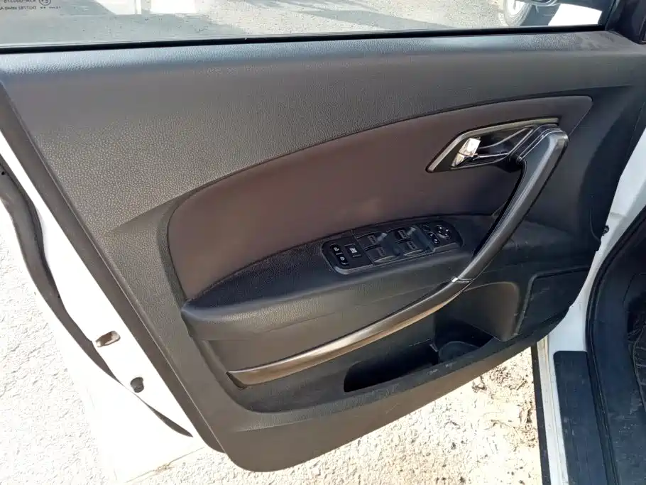 Besturn X80 2016 2015 2.0L Automatic Comfort Anniversary Edition