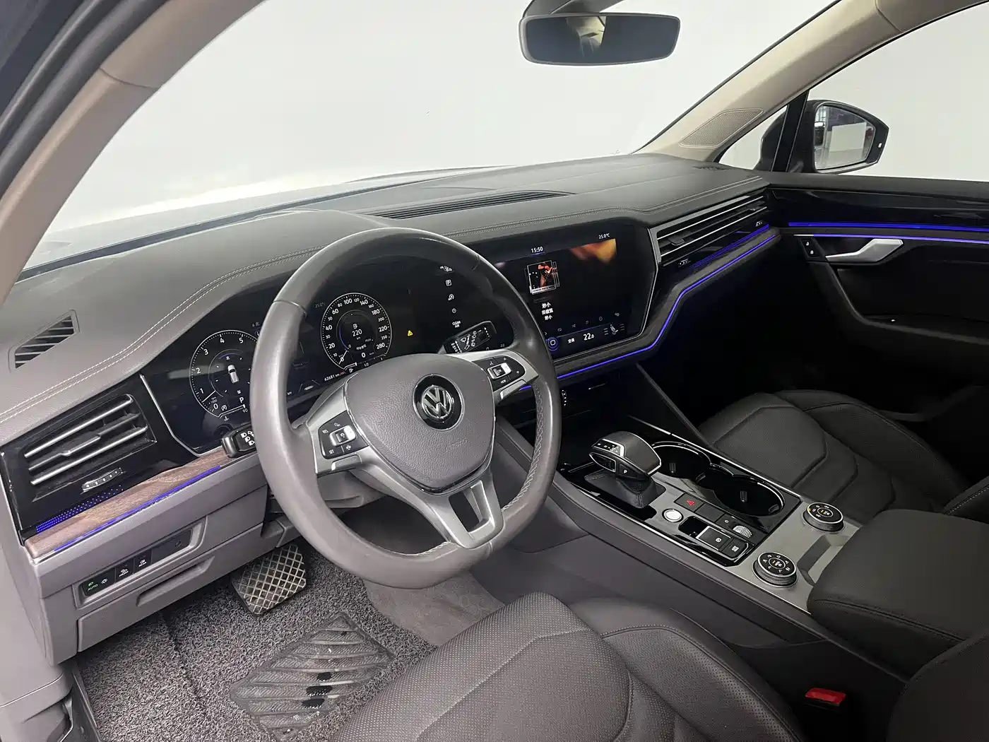Volkswagen Touareg 2019 3.0TSI Sharp Edge Edition China V фото 7