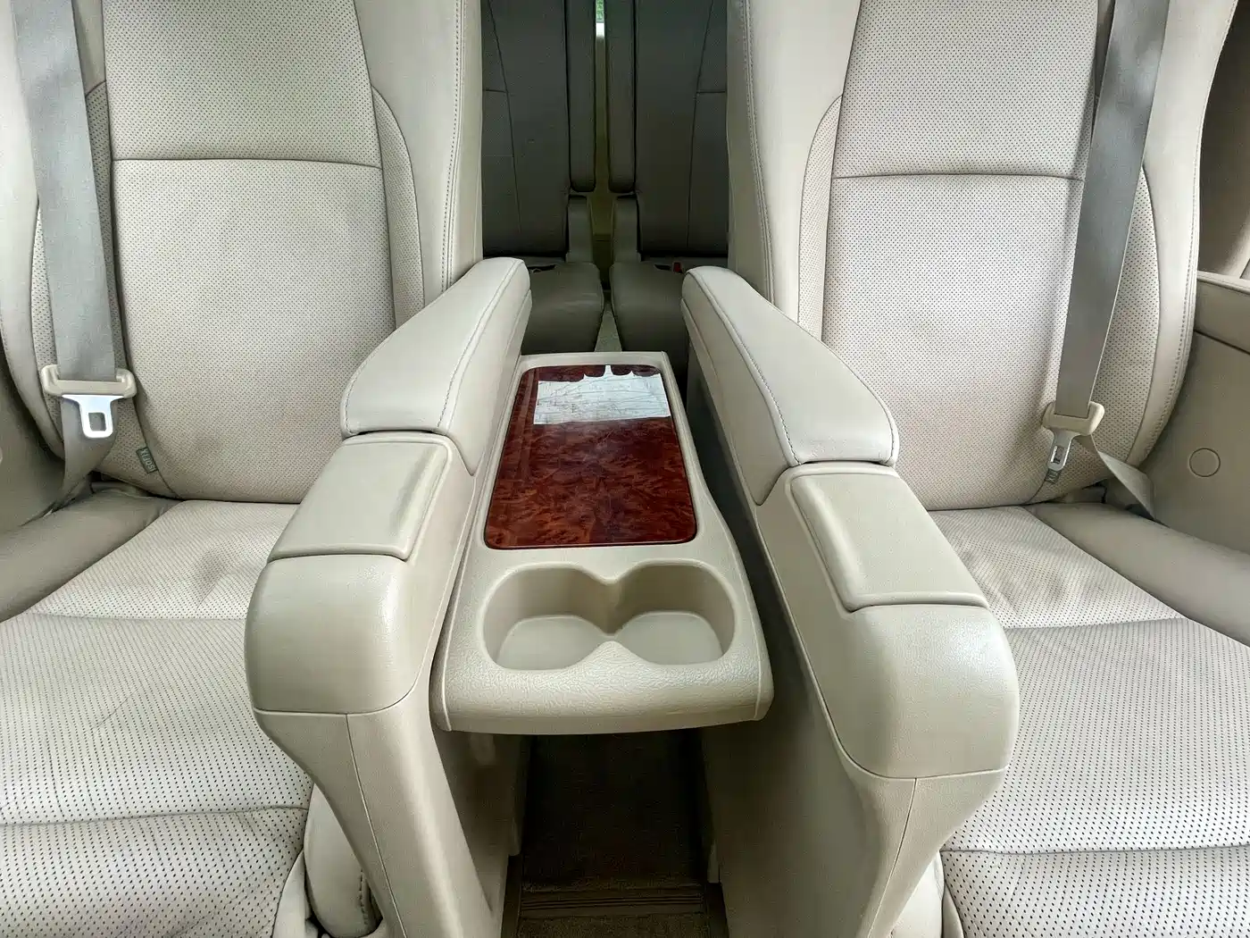 Toyota Alphard 2011 3.5L Luxury Edition фото 17