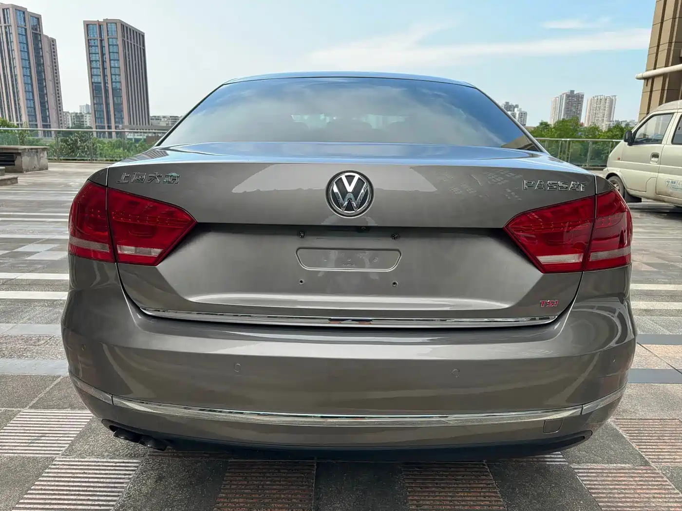 Photo 5 - Volkswagen Passat