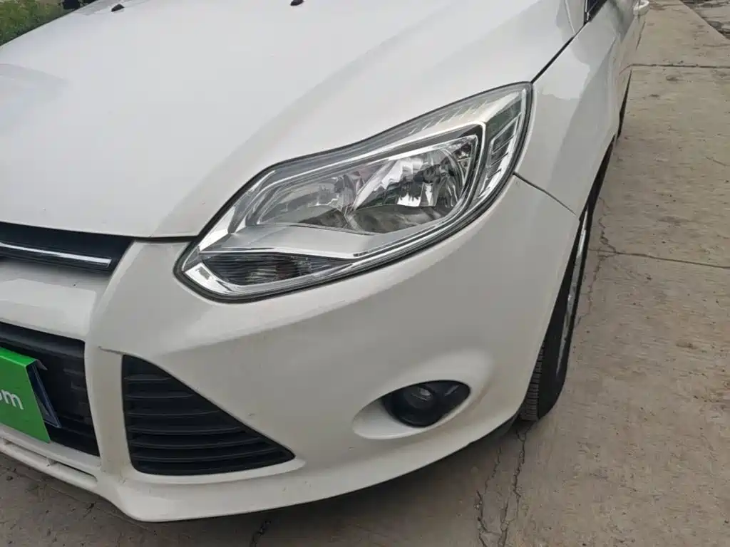 Фото 24 - Ford Focus