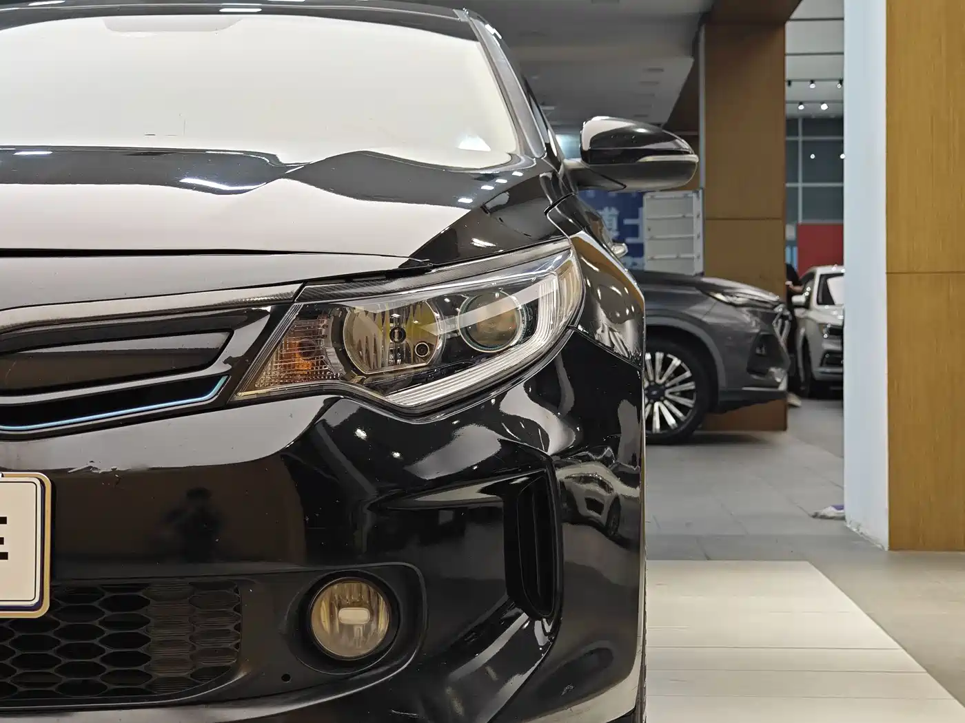 Kia K5 2016 2.0L Hybrid GLS фото 2