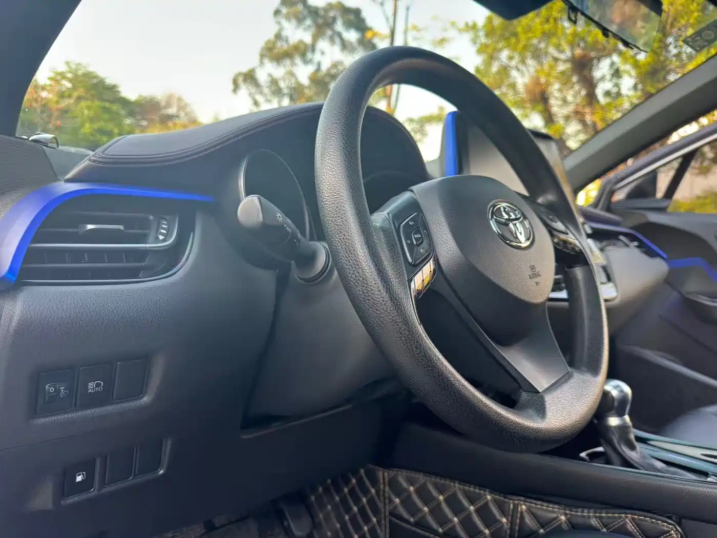 Toyota C-HR 2020 2020 Model 2.0L Leading