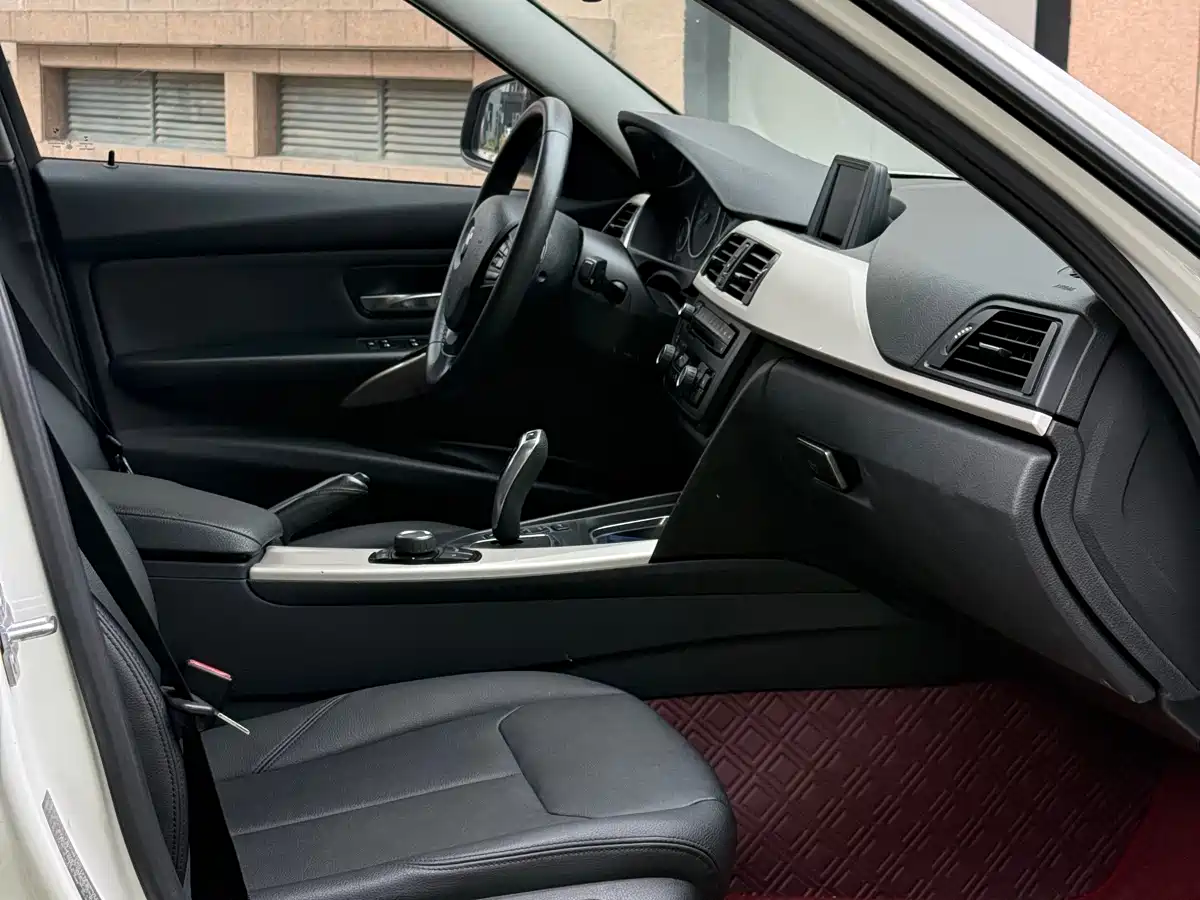 BMW 3 Series 2015 320i Super Joy Fashion фото 15