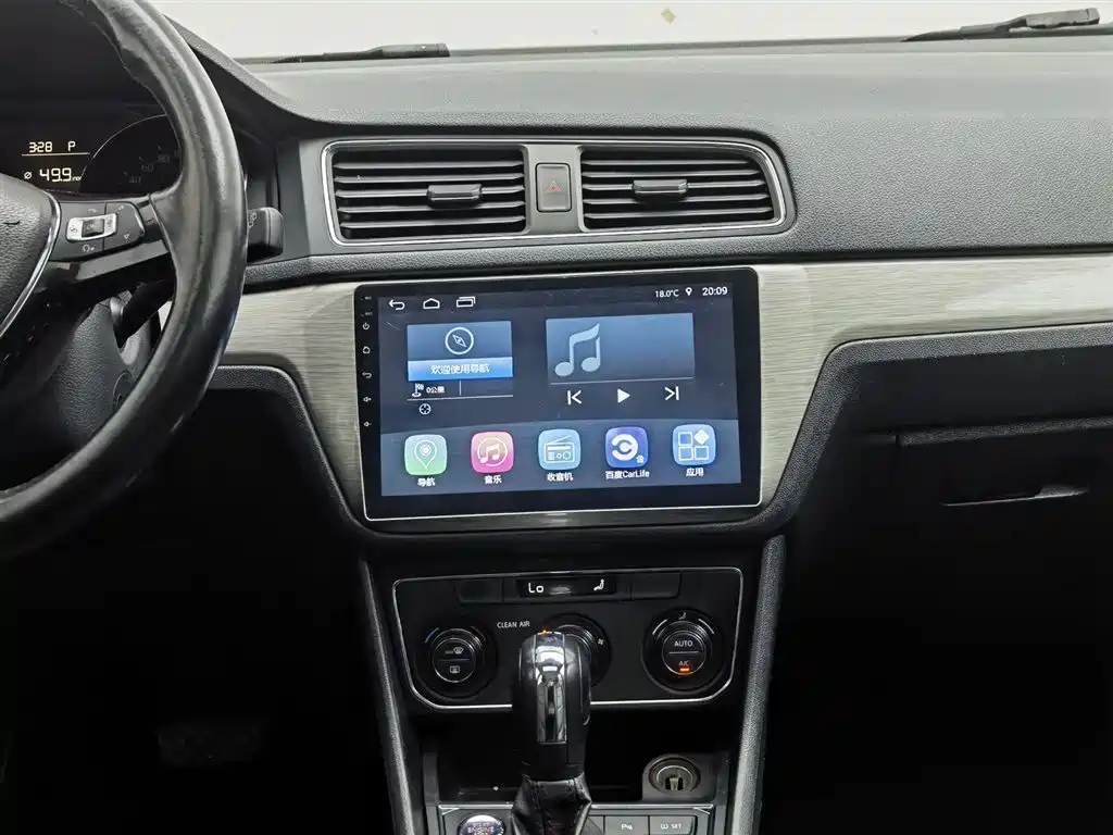 Volkswagen Lavida Tour 2017 180TSI DSG Comfort Edition фото 12