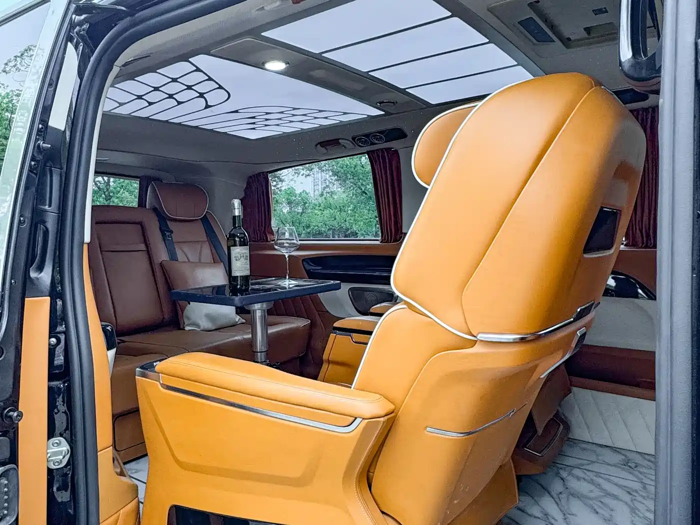 Mercedes-Benz Vito 2023 2.0T Elite 7-Seater фото 15