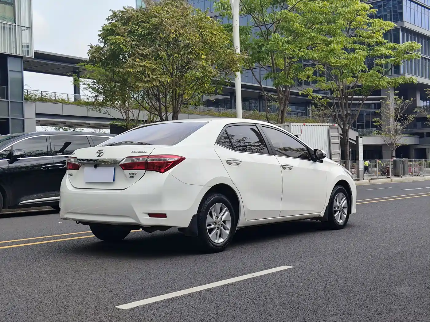 Toyota Corolla 2017 1.2T CVT GL фото 6