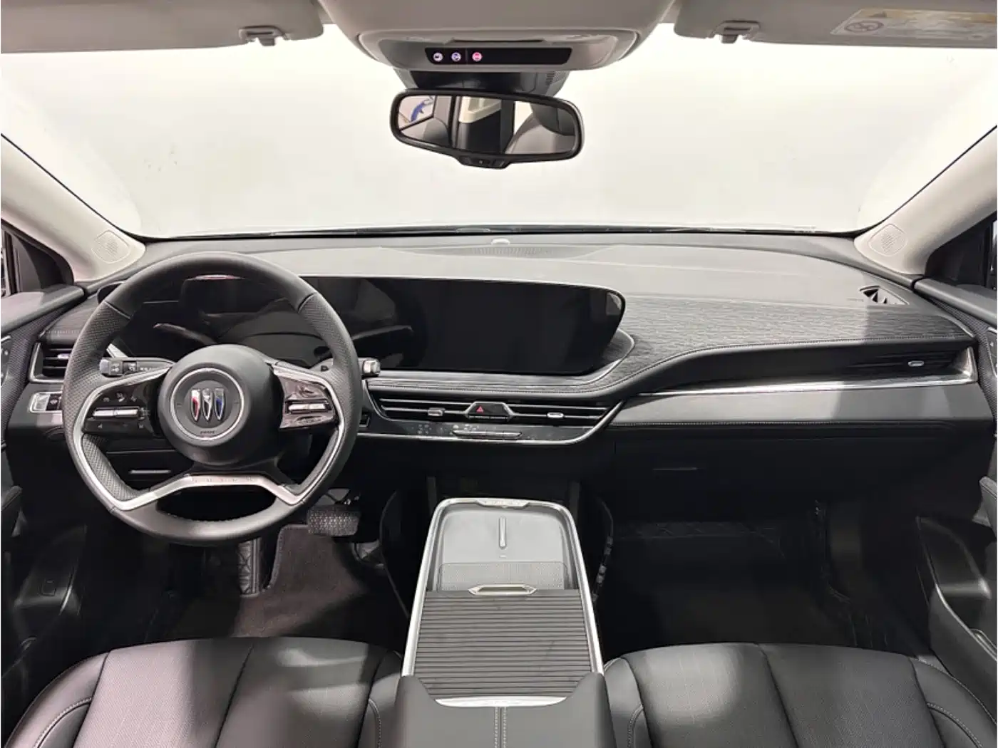 Buick LaCrosse 2025 Model 28T Platinum Edition фото 8