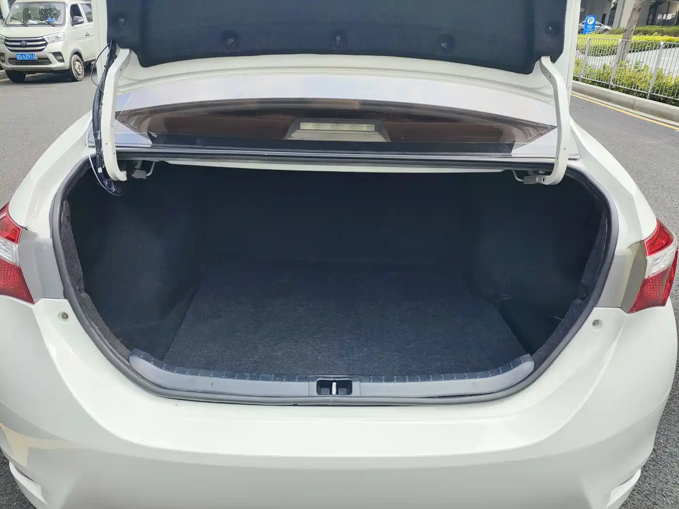 Toyota Corolla 2017 1.2T CVT GL фото 14