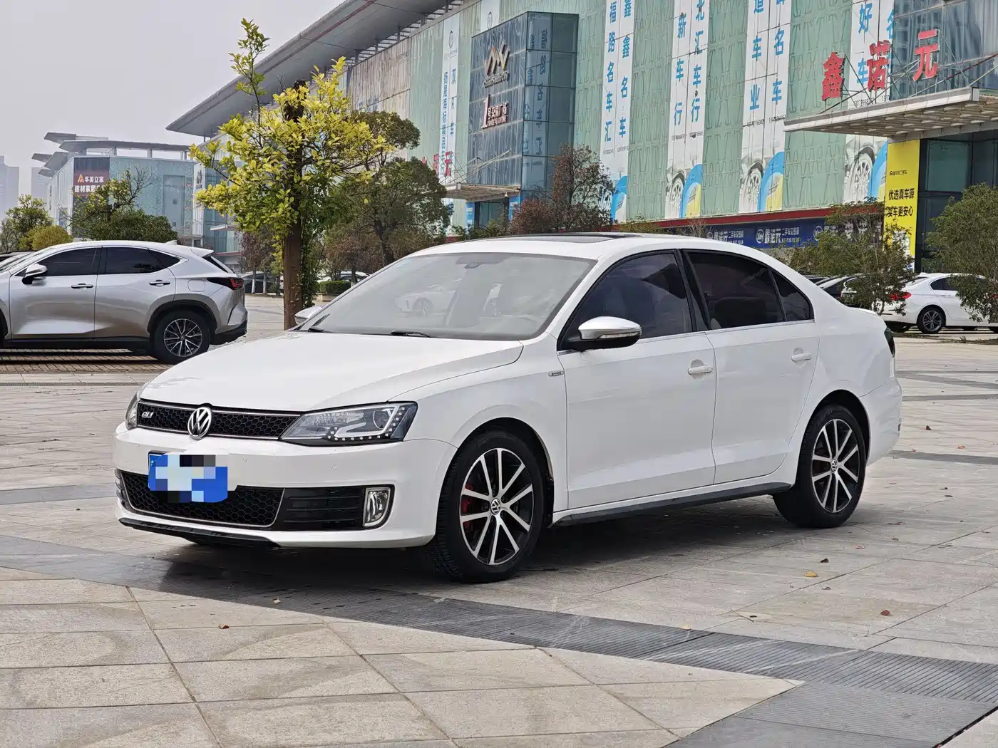 Volkswagen Sagitar 2013 2.0TSI GLI